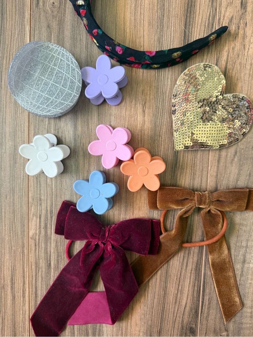 Lot of women’s / girls hair accessories